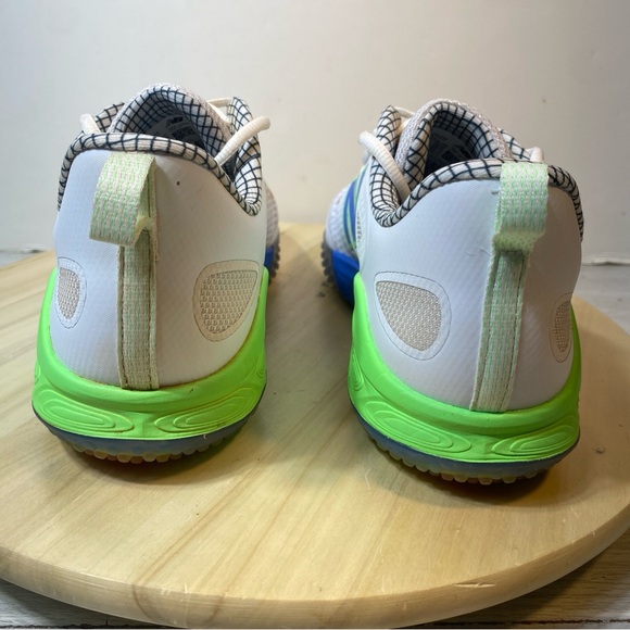 Men’s 9.5 New Balance STVELO14 White Blue Green Turf Training Shoes - Picture 4 of 11